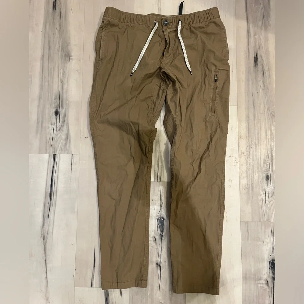 Men’s Vuori Khaki Pants - Picture 1 of 2